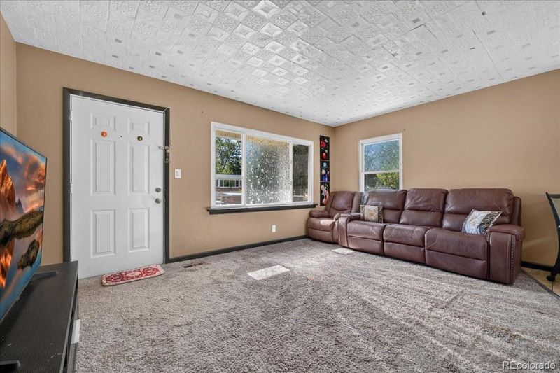 1725 Dayton St, Aurora, CO 80010