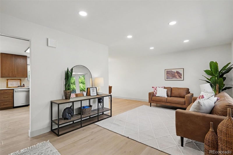 2065 S Rifle St, Aurora, CO 80013