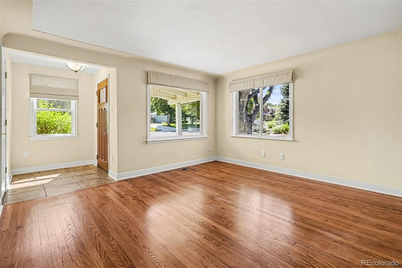 2935 S Clermont Dr, Denver, CO 80222