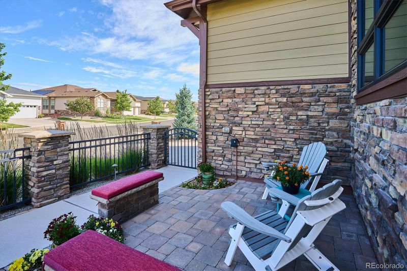 23070 E Del Norte Cir, Aurora, CO 80016