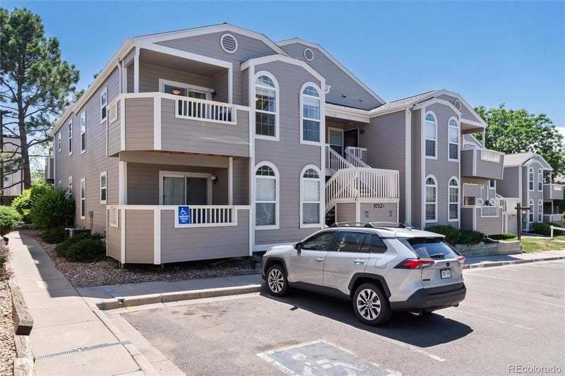 5712 W Asbury Pl #B202, Denver, CO 80227