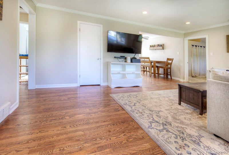 5656 S Elmwood St, Littleton, CO 80120