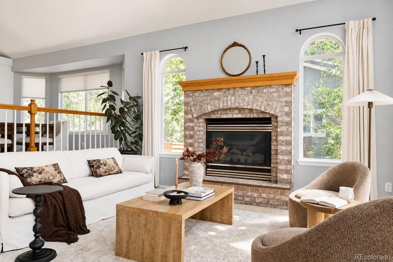 10011 Oak Leaf Way, Littleton, CO 80129