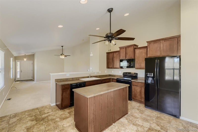 25293 E 5th Ave, Aurora, CO 80018