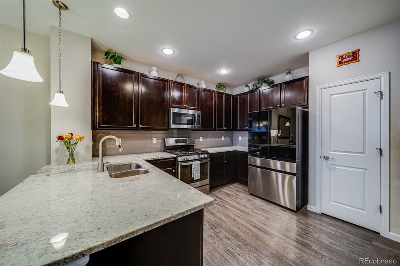 570 E Dry Creek Pl, Littleton, CO 80122