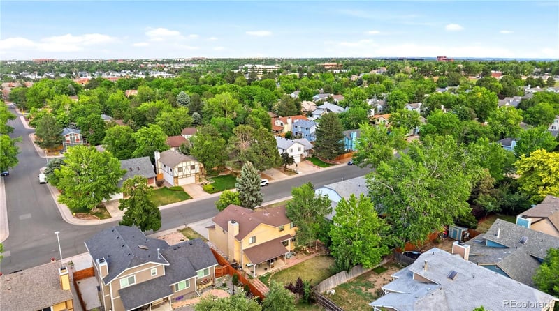 2131 S Newark Way, Aurora, CO 80014