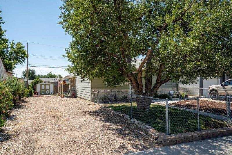 7811 Olive St, Commerce City, CO 80022