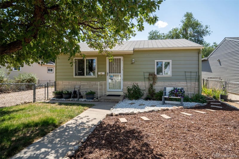 7811 Olive St, Commerce City, CO 80022