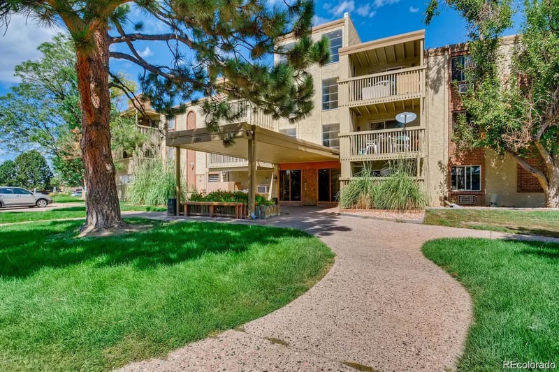 1302 S Parker Rd #123, Denver, CO 80231
