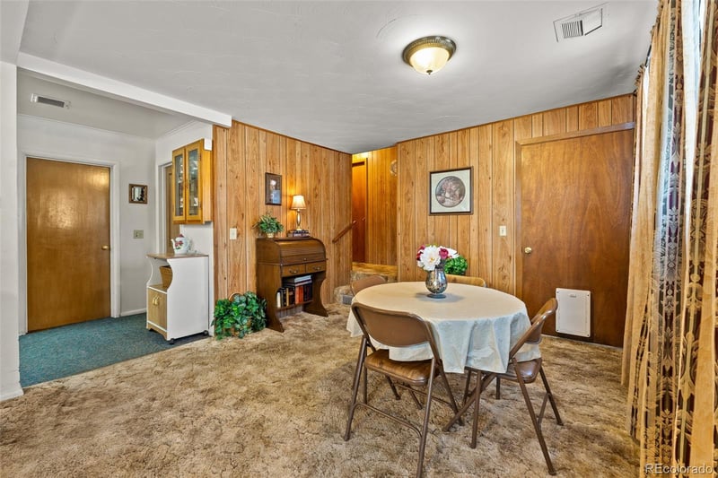 469 Fremont Ave, Akron, CO 80720