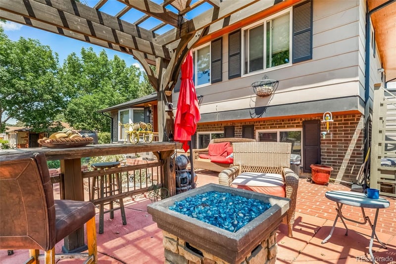 1590 Roslyn St, Denver, CO 80220