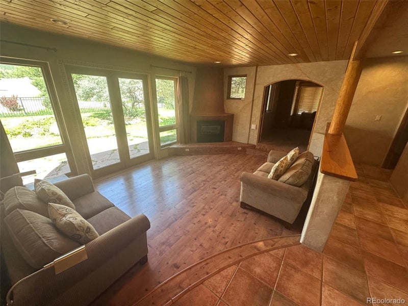 945 Oxford Ln, Colorado Springs, CO 80905