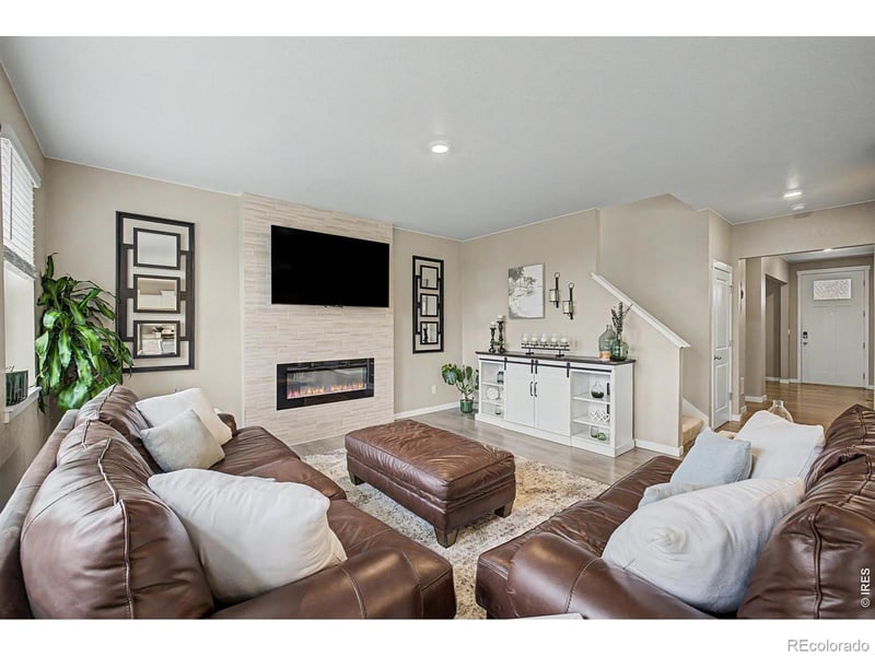 15704 Roslyn St, Thornton, CO 80602