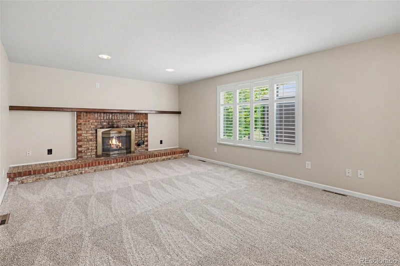 5406 S Rifle Ct, Centennial, CO 80015