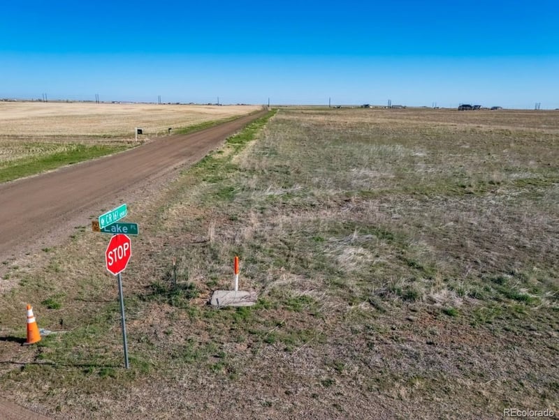 58701 E Lake Pl, Strasburg, CO 80136