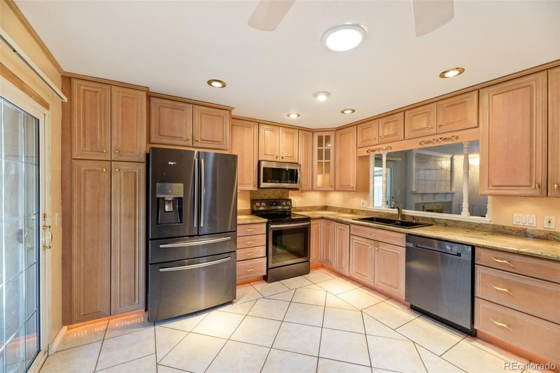 5040 Uvalda St, Denver, CO 80239