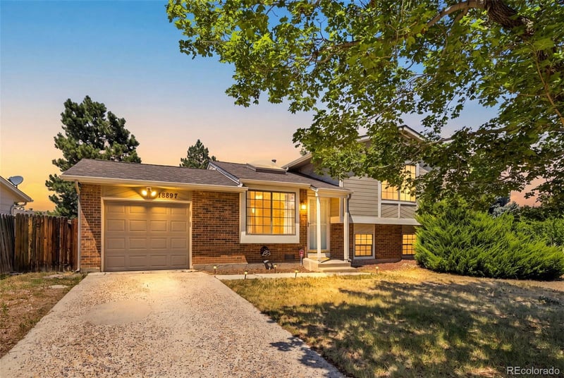 18897 E Montana Dr, Aurora, CO 80017