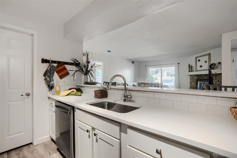 12093 W Cross Dr #107, Littleton, CO 80127