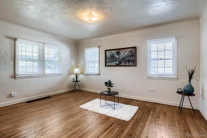 3990 S Logan St, Englewood, CO 80113