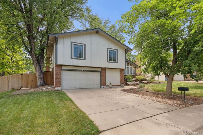 1716 S Newark Ct, Aurora, CO 80012