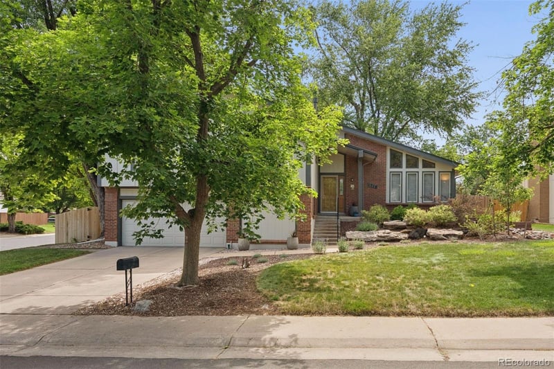 1716 S Newark Ct, Aurora, CO 80012