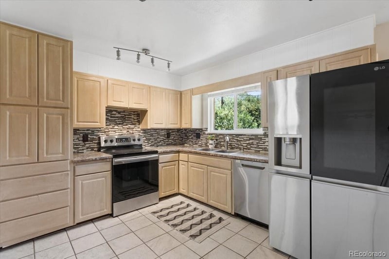 1477 S Brentwood St, Lakewood, CO 80232