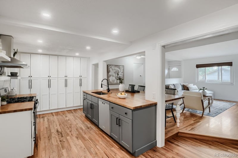 1769 Geneva St, Aurora, CO 80010