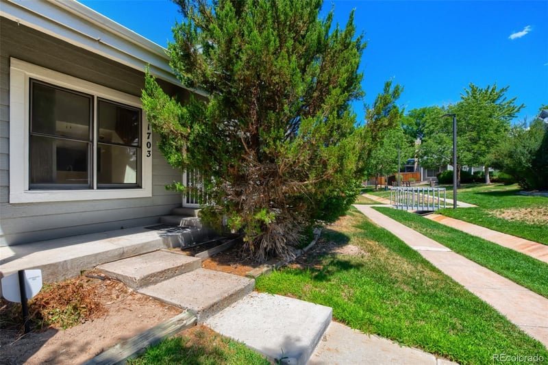 11703 E Cornell Cir, Aurora, CO 80014
