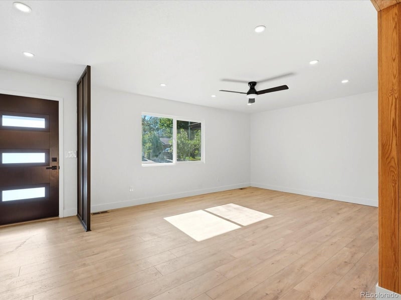 1049 Jamaica Ct, Aurora, CO 80010