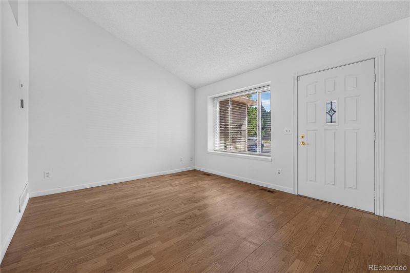 1567 S Ensenada St, Aurora, CO 80017