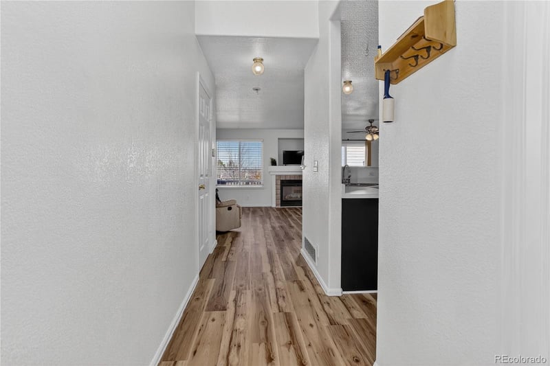1295 S Zeno Cir #C, Aurora, CO 80017
