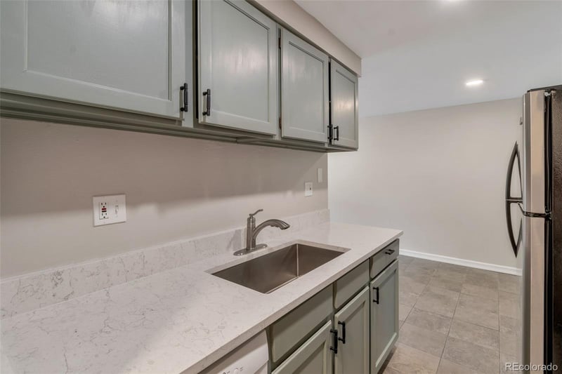 130 E Highline Cir #103, Centennial, CO 80122