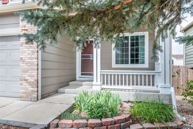 5519 S Versailles St, Aurora, CO 80015