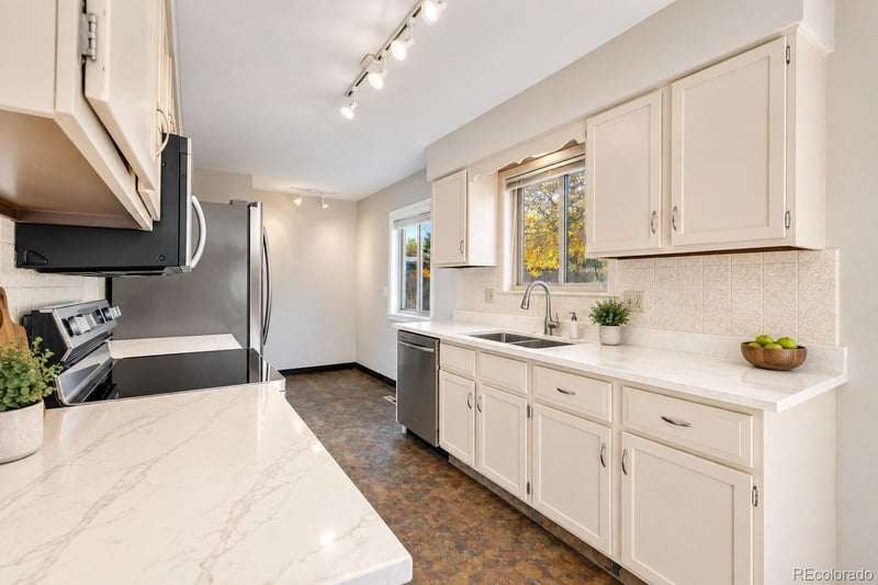 5915 Mercury Dr, Fort Collins, CO 80525