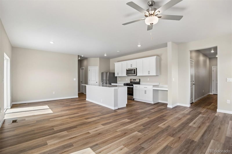 48140 Shetland Dr, Bennett, CO 80102