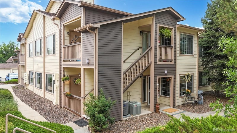 5415 S Dover St #102, Littleton, CO 80123