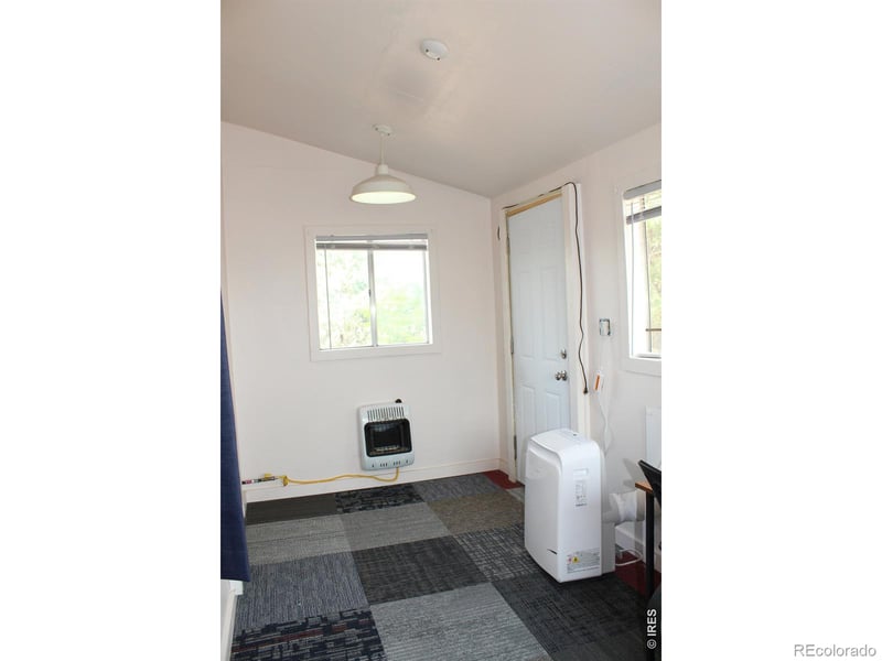 208 Cheyenne Ave, Grover, CO 80729