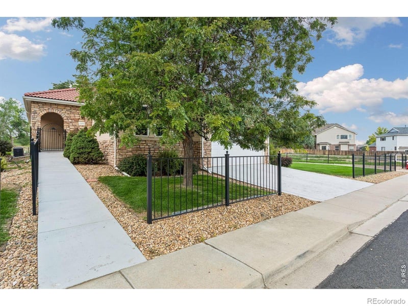 1900 N Shore Dr, Longmont, CO 80503