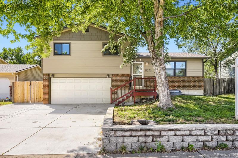 9318 W Lake Dr, Littleton, CO 80123