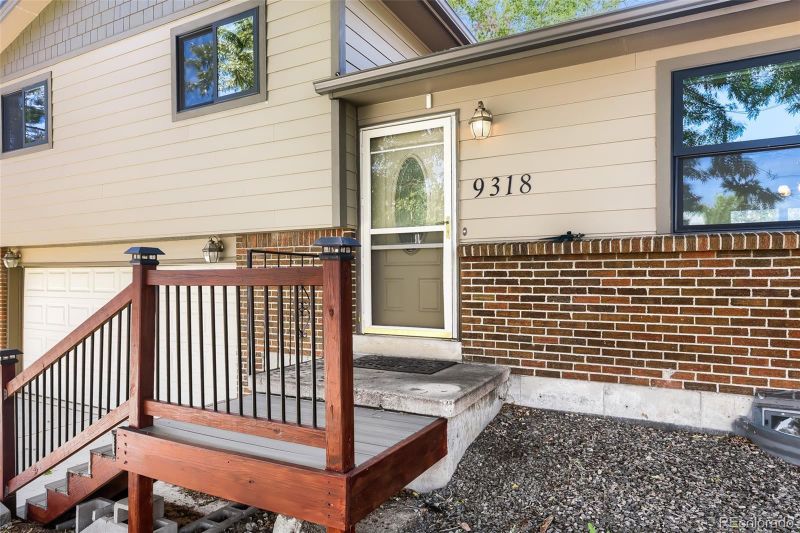 9318 W Lake Dr, Littleton, CO 80123
