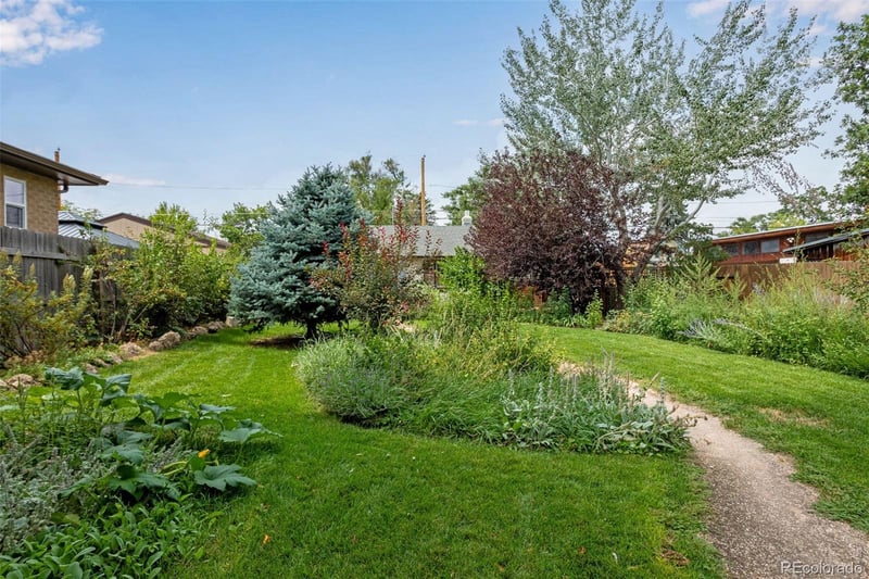 1653 Rosemary St, Denver, CO 80220