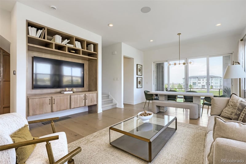 6272 N Killarney St, Aurora, CO 80019