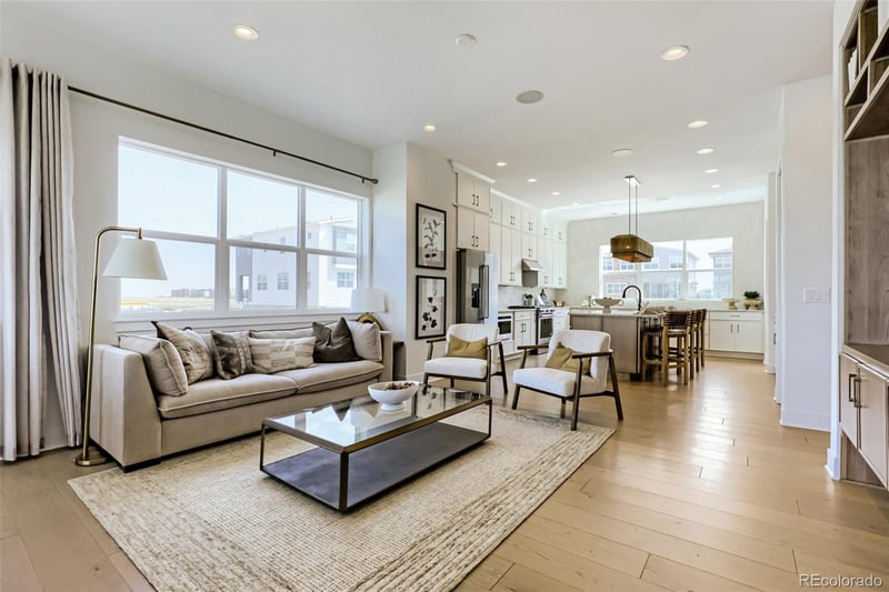 6272 N Killarney St, Aurora, CO 80019
