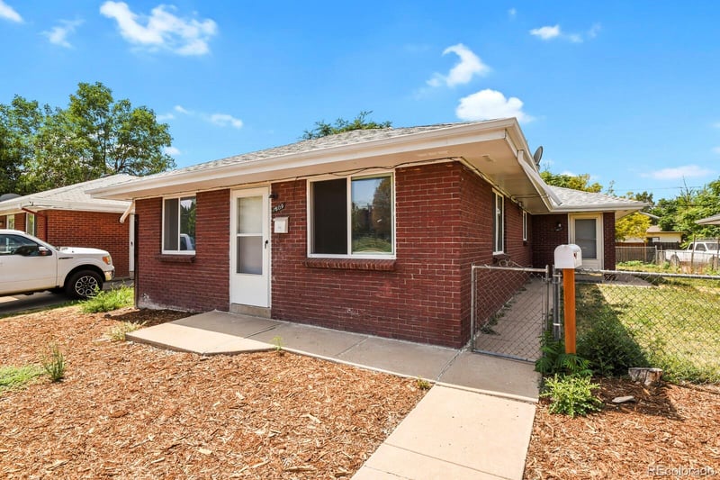1609 - 1611 Oswego, Aurora, CO 80010