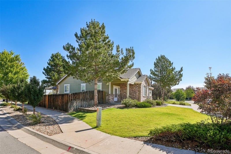 21749 E Jarvis Pl, Aurora, CO 80018