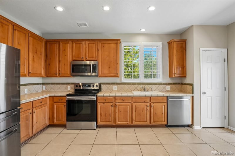 21749 E Jarvis Pl, Aurora, CO 80018