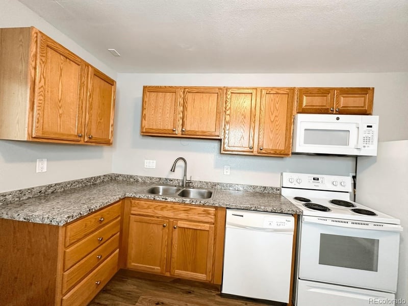 2107 Preuss Rd, Colorado Springs, CO 80910