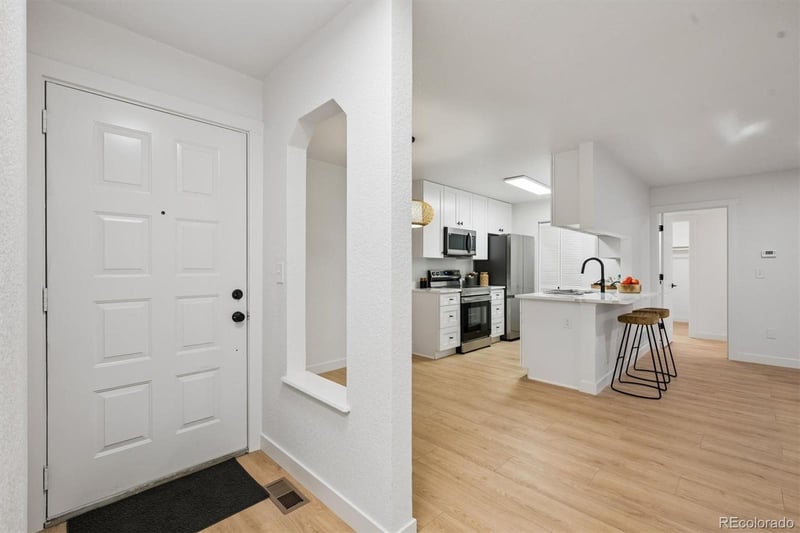 8015 W Eastman Pl #101, Lakewood, CO 80227