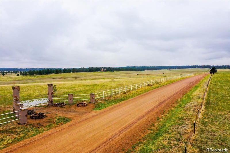 14700 Arfsten Rd, Larkspur, CO 80118
