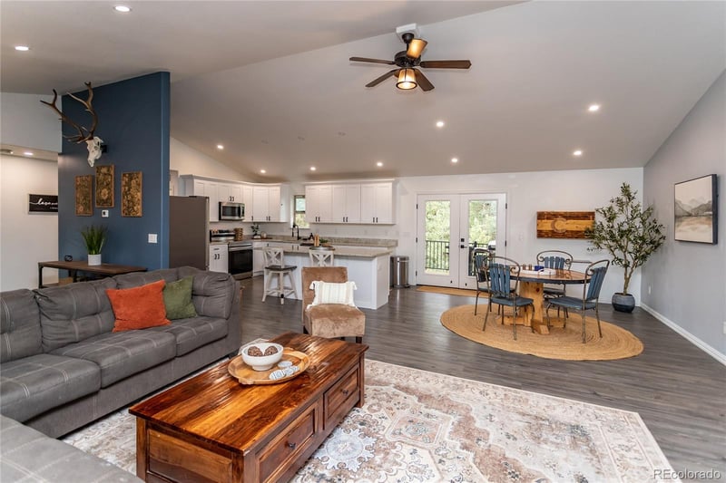 1427 N Mountain Estates Rd, Florissant, CO 80816